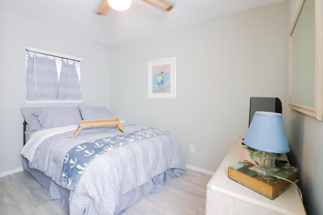 Sunny Daze Walk To Beach 2 Decks Pet Friendly Has A Mini Bar Galveston Exterior foto