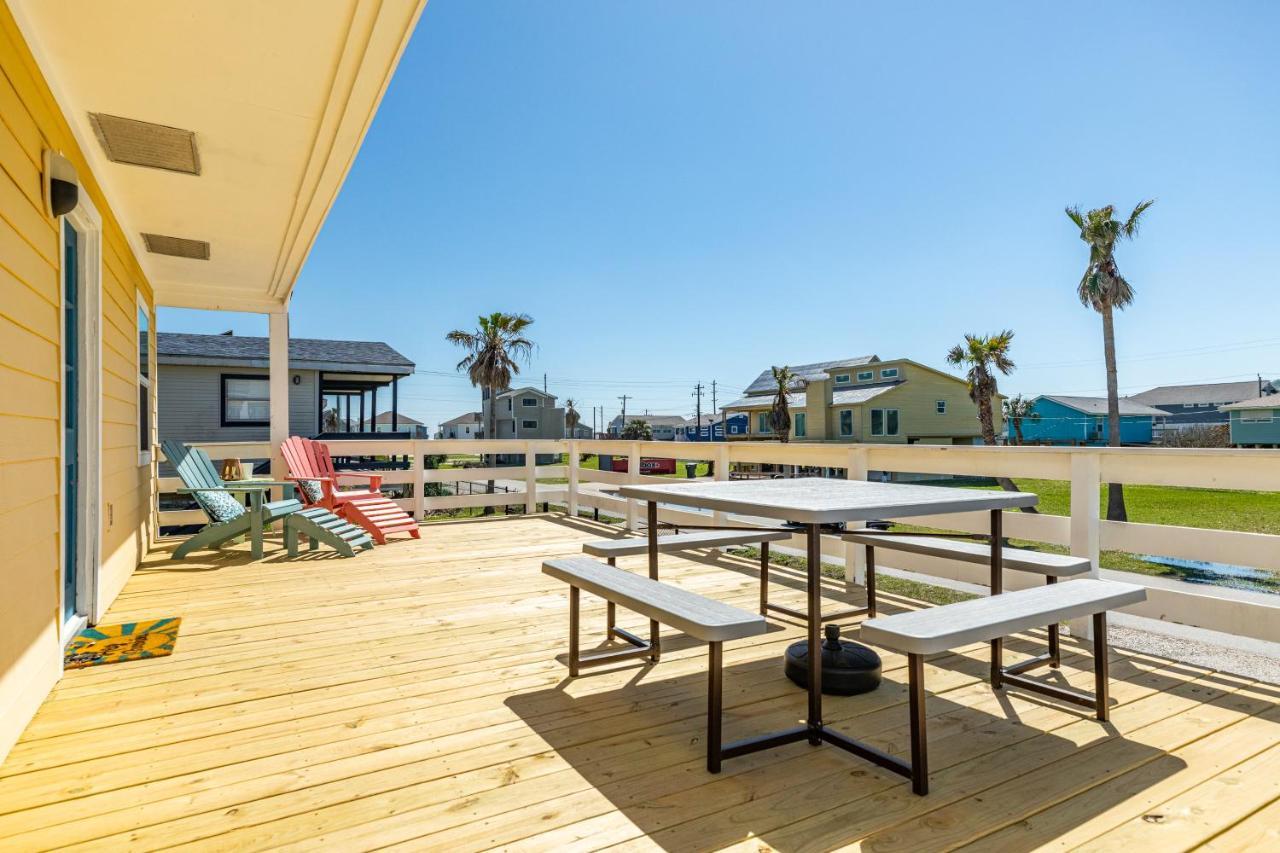 Sunny Daze Walk To Beach 2 Decks Pet Friendly Has A Mini Bar Galveston Exterior foto