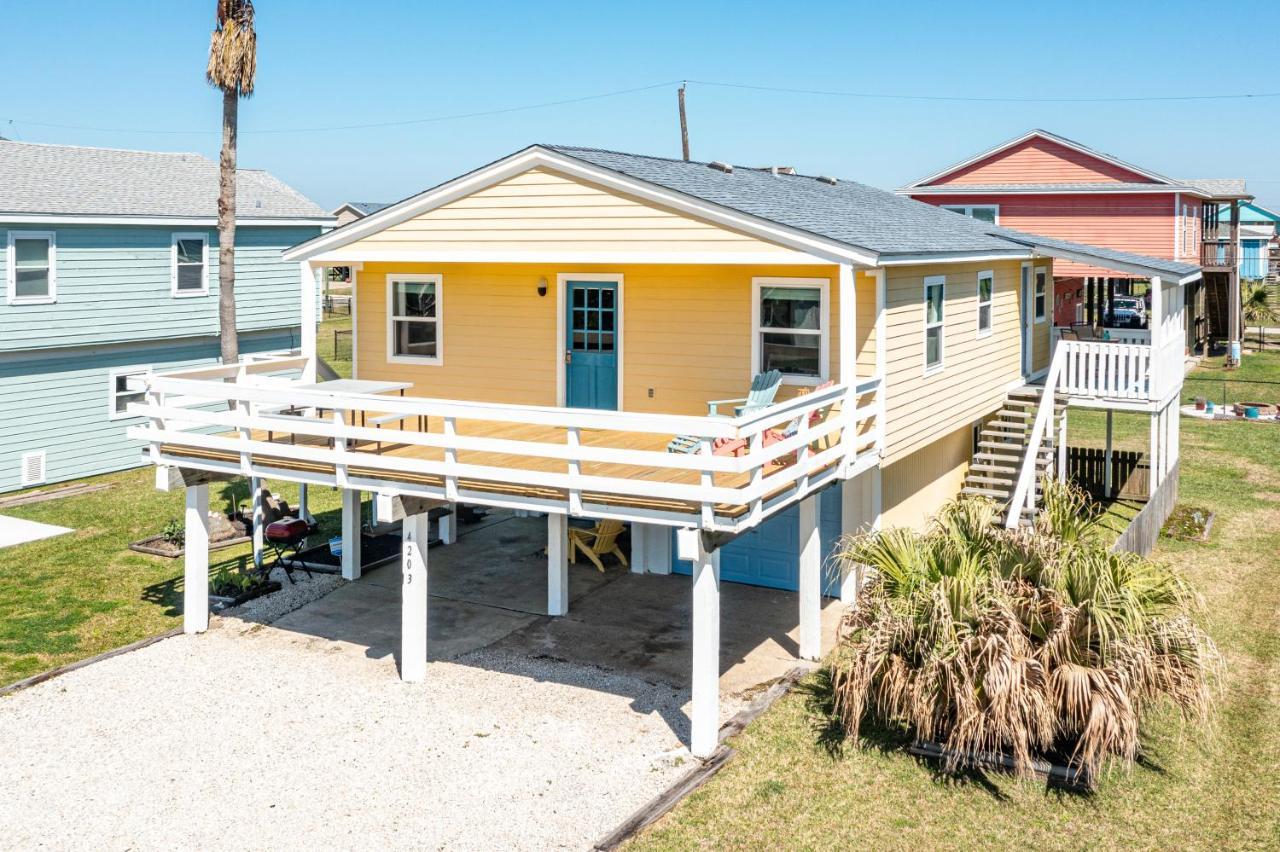 Sunny Daze Walk To Beach 2 Decks Pet Friendly Has A Mini Bar Galveston Exterior foto
